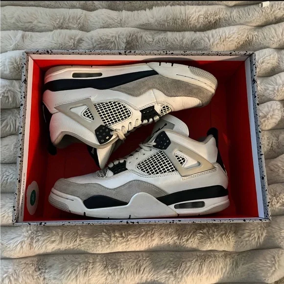 Jordan 4 military black
